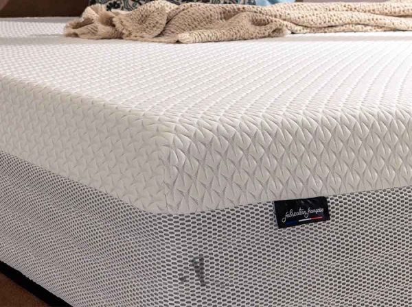 matelas-ergoform-memoire-forme-hybride-ergoform-30-doux-andre-renault-2 Matelas